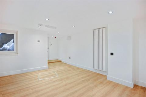Studio to rent, Sandringham Road, London, E8