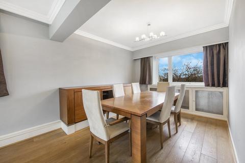3 bedroom flat to rent, Avenue Road, St John's Wood, London