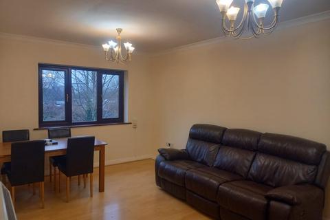 1 bedroom flat to rent, Florin Court, Statham Grove, London, N18