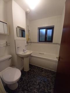 1 bedroom flat to rent, Florin Court, Statham Grove, London, N18
