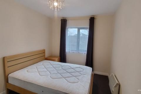 1 bedroom flat to rent, Florin Court, Statham Grove, London, N18