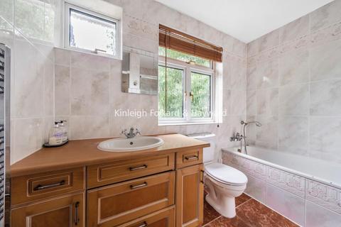234 Elmstead Lane, Chislehurst, BR7 5EW