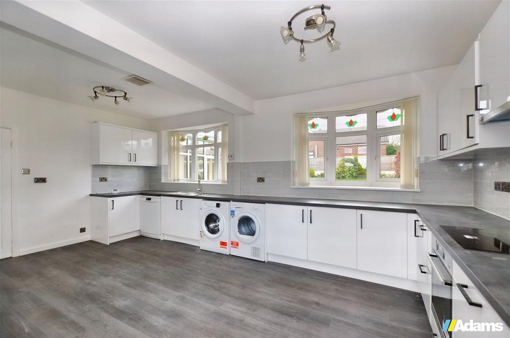 Penrhyn Crescent, Higher Runcorn 3 bed detached bungalow for sale £