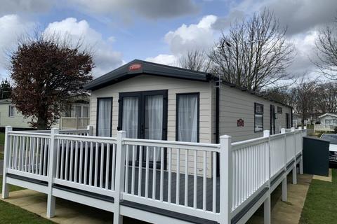 2 bedroom lodge for sale, Chantry Country and Leisure Park – PS-300323