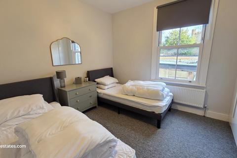 3 bedroom flat to rent, Manor Pak Crescent, Edgware, HA8