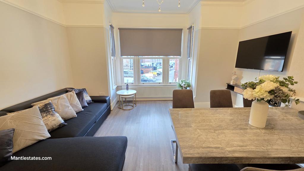 Kitchen / lounge