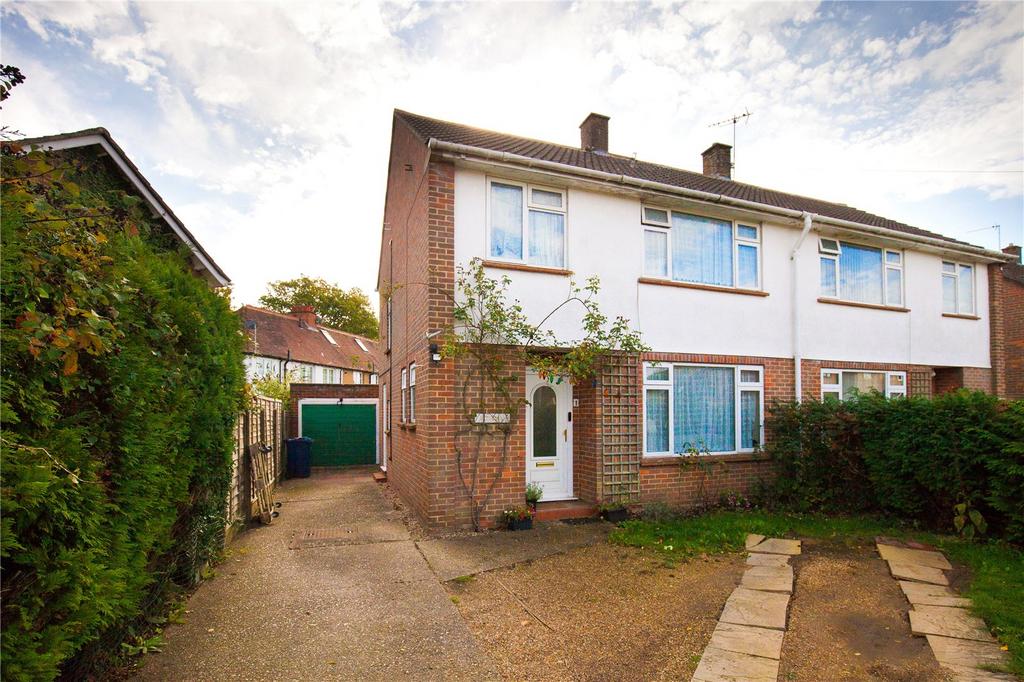 High Street, Prestwood, Great Missenden, Buckinghamshire, HP16 3 bed semidetached house for