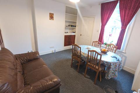2 bedroom terraced house to rent, Dudley Road, Grantham, NG31