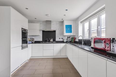 18 Course Meadow, Purton, Swindon, SN5 4GL