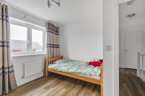 18 Course Meadow, Purton, Swindon, SN5 4GL