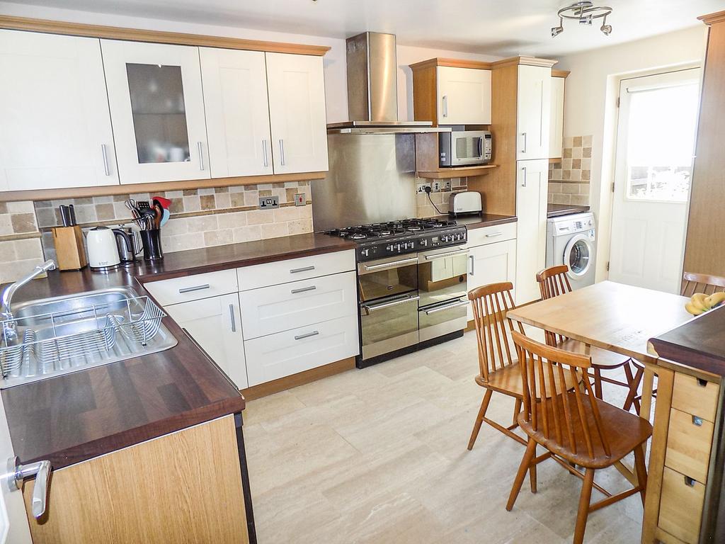 Bryn Dryslwyn, Broadlands, Bridgend . CF31 5BT 6 bed detached house for