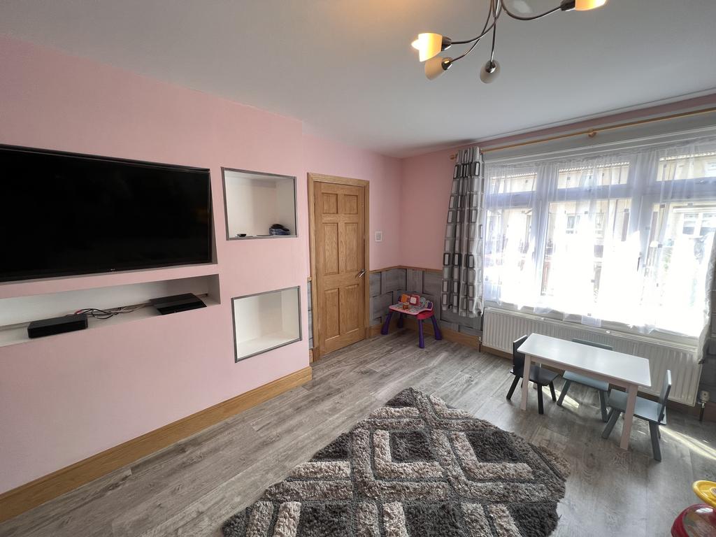 Glen Avenue, Larkhall ML9 4 bed end of terrace house for sale £117,000
