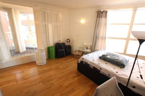 3 bedroom apartment to rent, Blackwall Way, London, E14