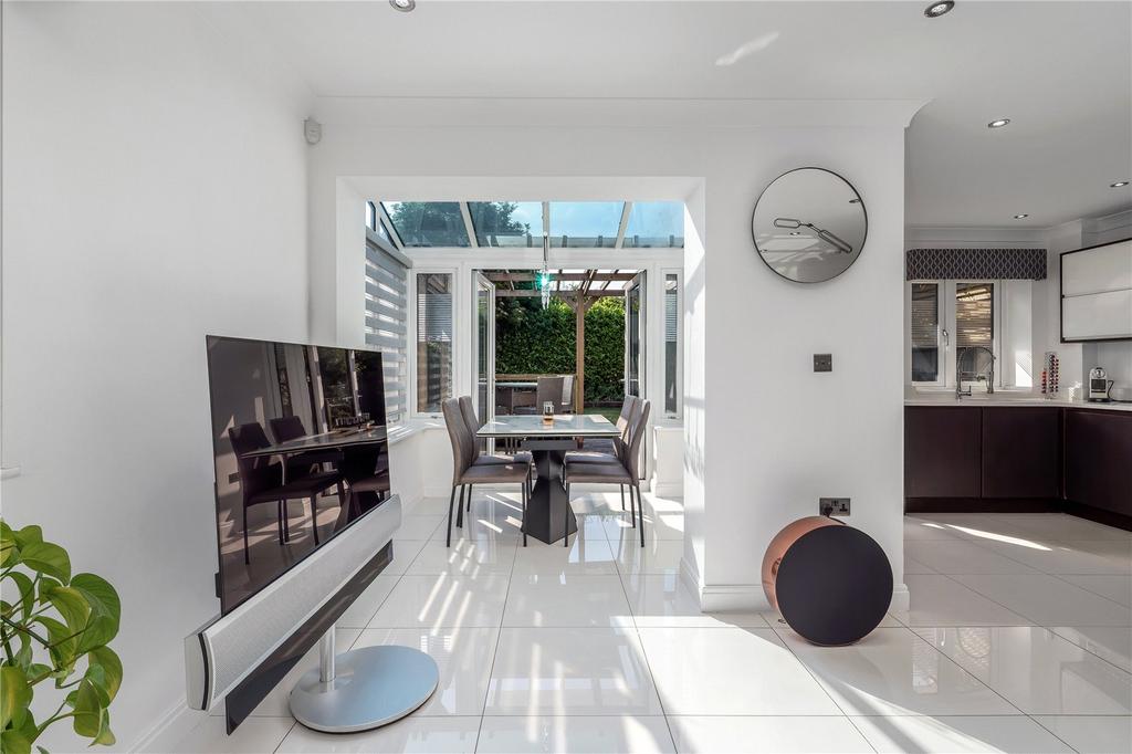 Kitchen/Dining
