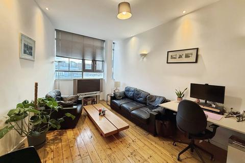 undefined, Byron Street, Leeds, LS2