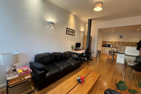 undefined, Byron Street, Leeds, LS2