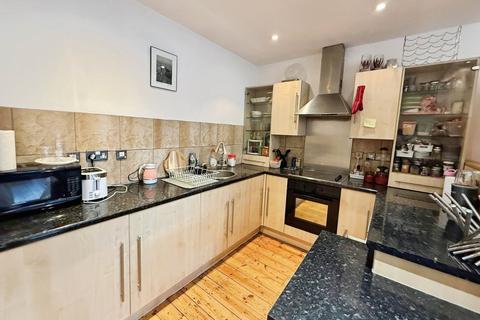 undefined, Byron Street, Leeds, LS2