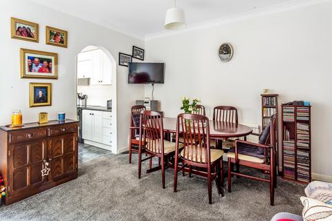 186 Kingston Road, Leatherhead, KT22 7PZ