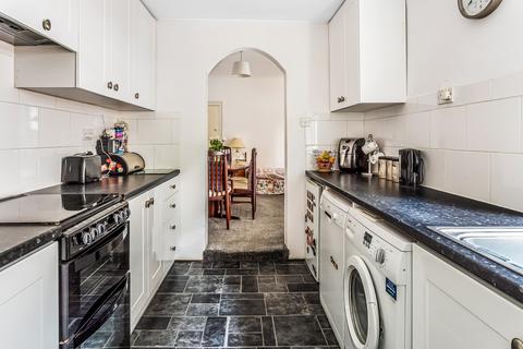 186 Kingston Road, Leatherhead, KT22 7PZ