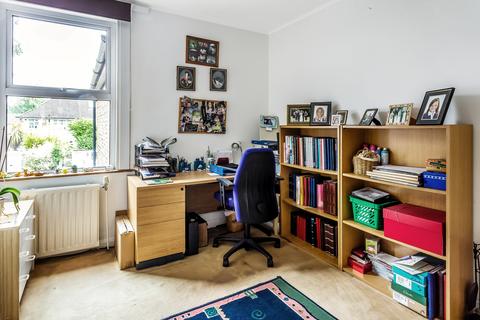 186 Kingston Road, Leatherhead, KT22 7PZ