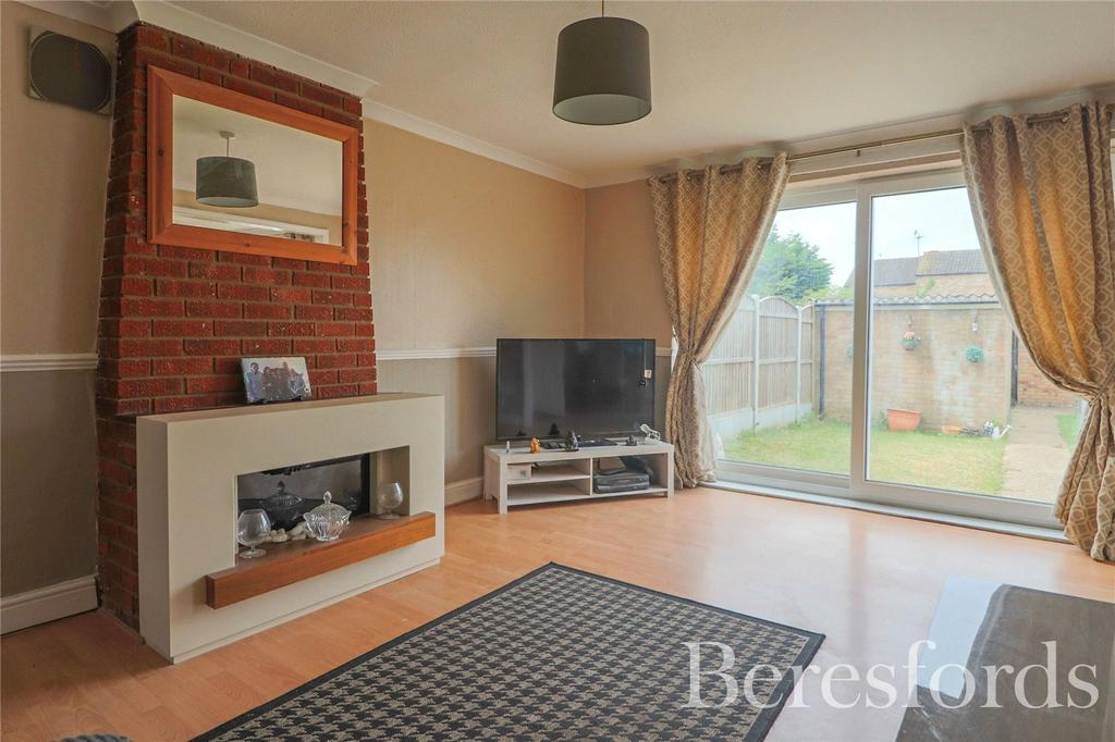 Munro Road, Witham, CM8 3 bed end of terrace house for sale £295,000