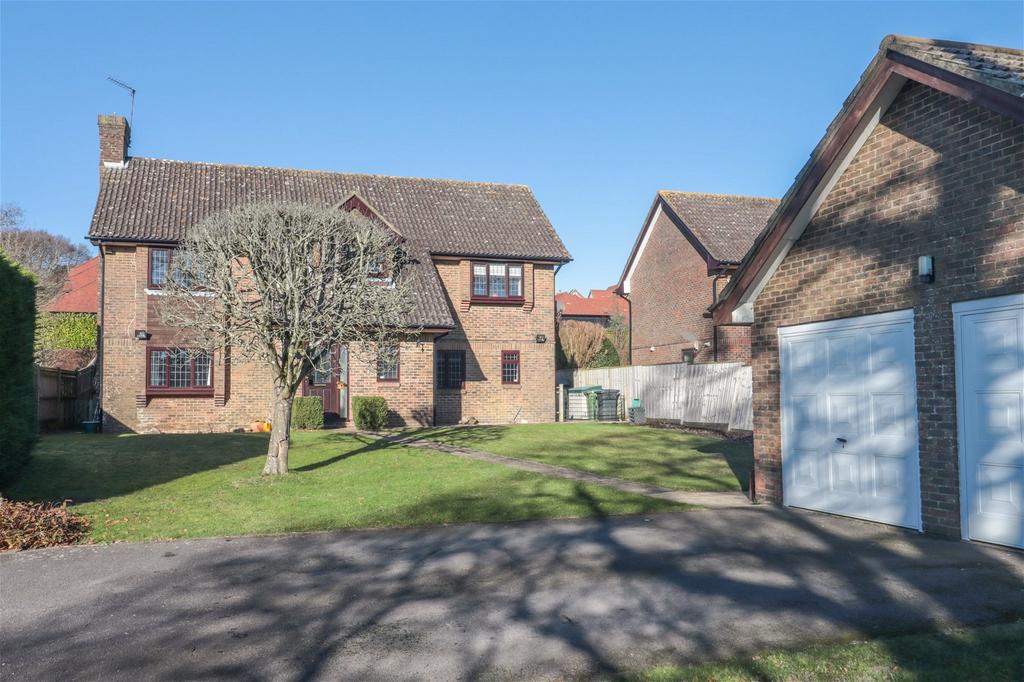 The Dene, Ropley, Alresford 4 bed detached house for sale £750,000