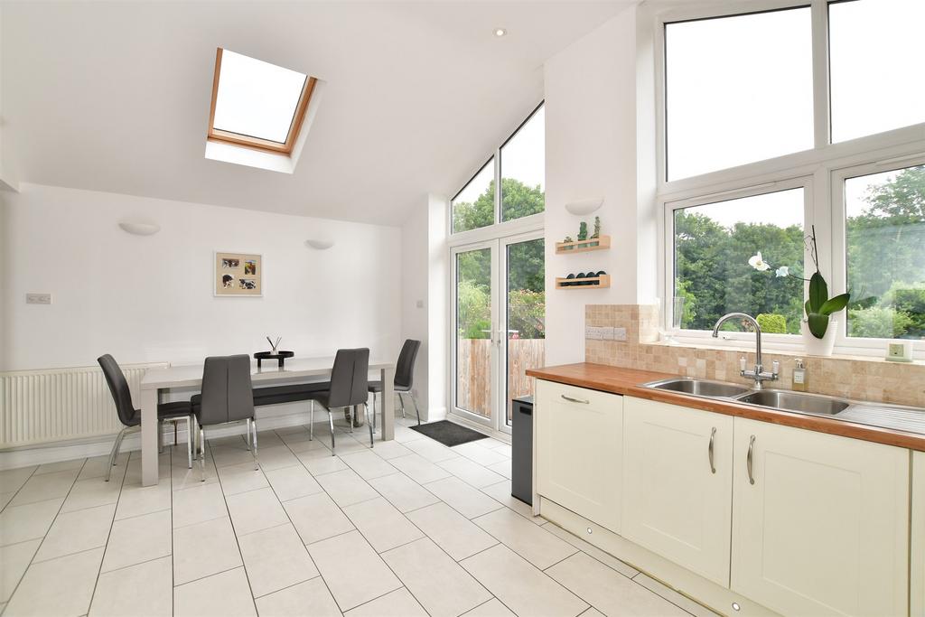 Buckland Road, Maidstone, Kent 4 bed semidetached house for sale £