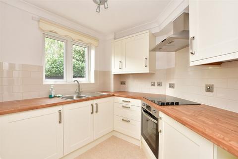 1 bedroom ground floor flat for sale - Massetts Road, Horley, Surrey