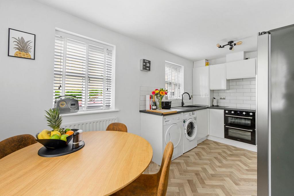 Dining kitchen