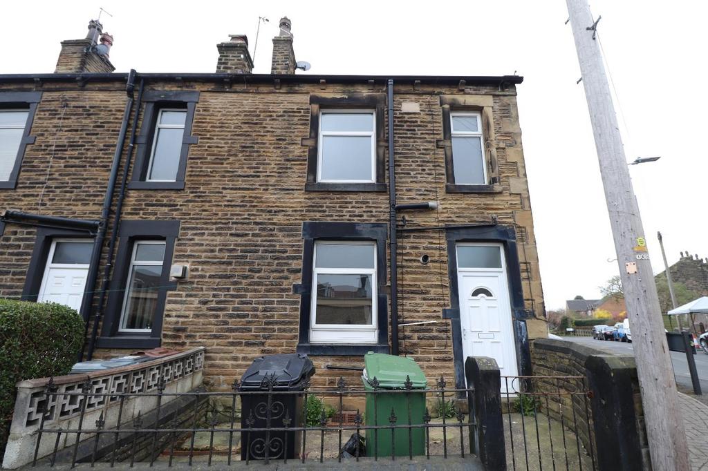 Fountain Street, Morley, Leeds, West... 2 bed house £700 pcm (£162 pw)