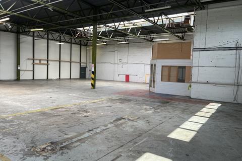 Warehouse to rent, Milton Keynes MK11