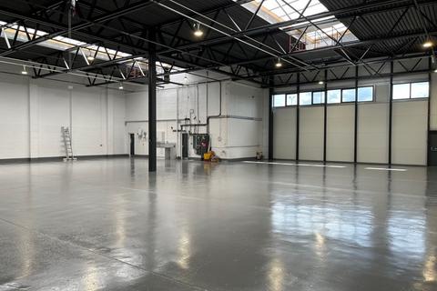 Warehouse to rent, Milton Keynes MK11