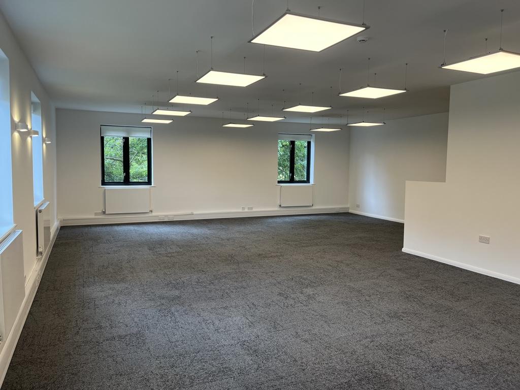 Stratford Road, Milton Keynes MK12 Office to rent £1,855 pcm (£428 pw)