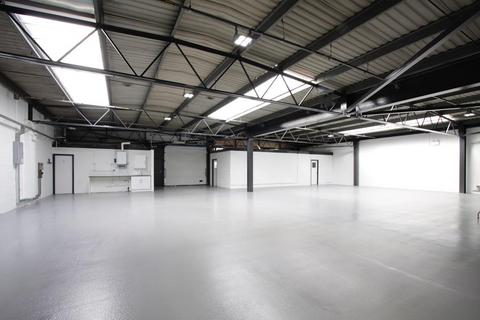 Warehouse to rent - Milton Keynes MK14