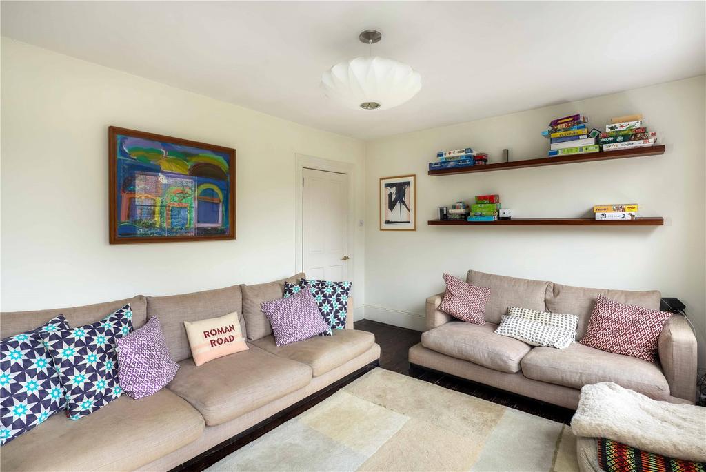 Living Room/Bedroom