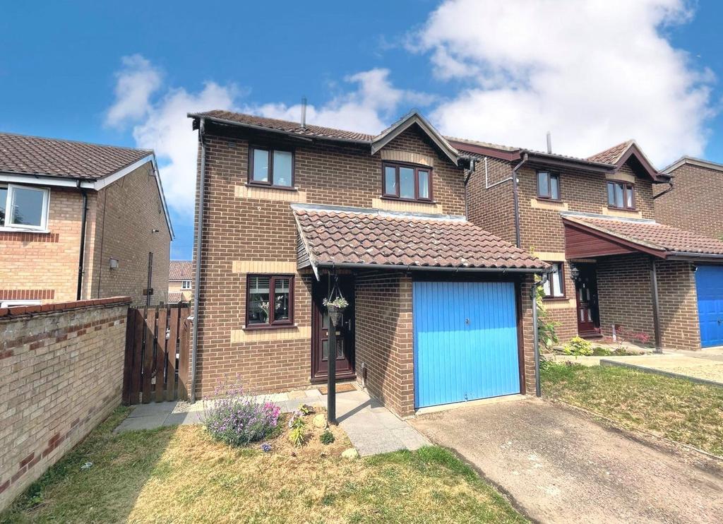 Oldfield Road, Ipswich, Suffolk, IP8 3 bed detached house for sale £