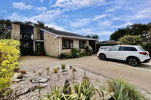 3 bedroom bungalow for sale, Ivy Close, St Leonards, Ringwood, BH24 2QZ