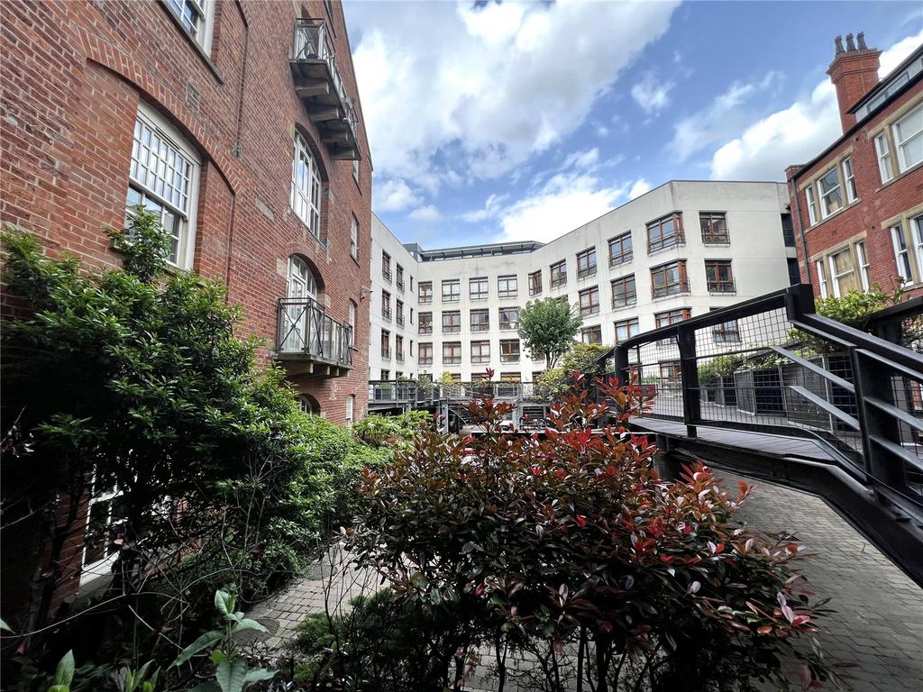1 Dock Street, Leeds, West Yorkshire... 2 bed flat £1,550 pcm (£358 pw)