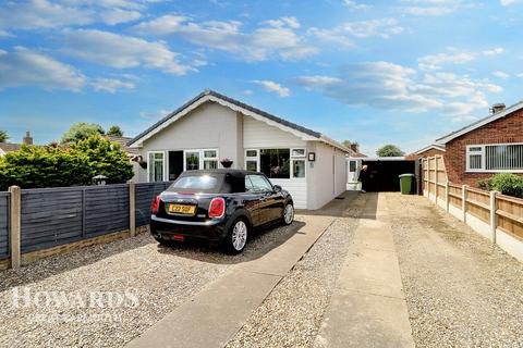 3 bedroom detached bungalow for sale, Meadow Close, Hemsby