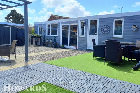 3 bedroom detached bungalow for sale, Meadow Close, Hemsby