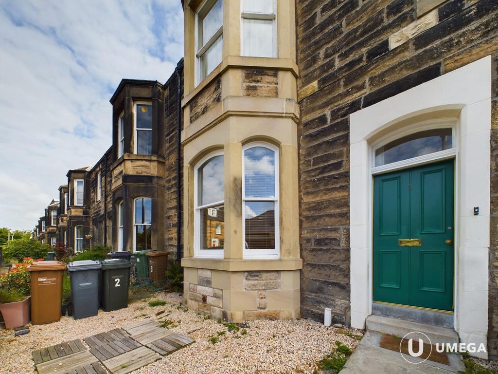 Alderbank Terrace, Shandon... 2 bed flat £1,350 pcm (£312 pw)