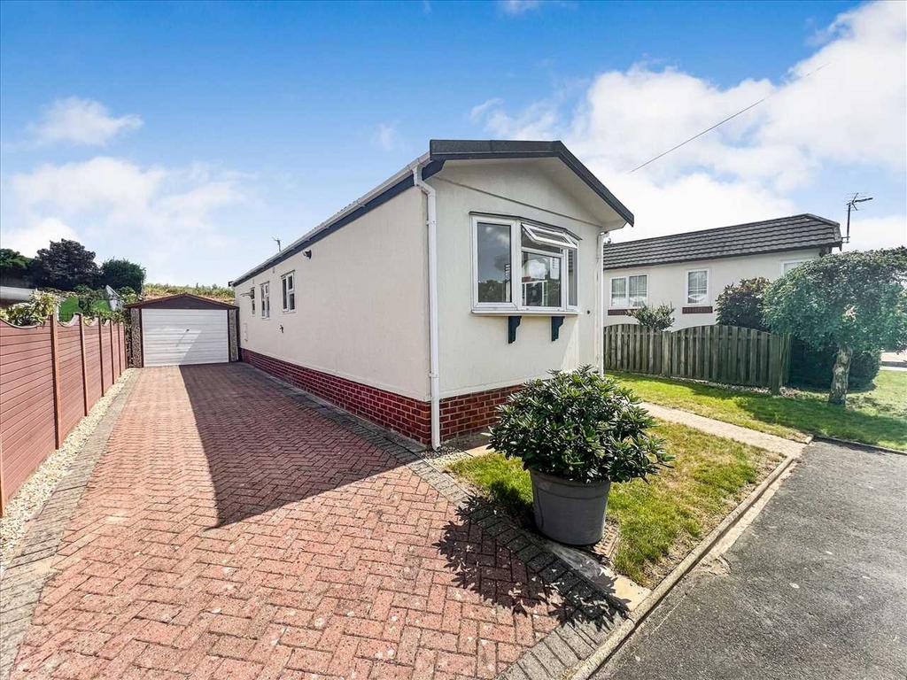 Harpswell Hill Park, Hemswell 2 bed park home for sale £80,000