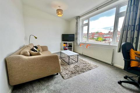 2 bedroom flat to rent, Iveson Drive, Leeds, West Yorkshire, UK, LS16