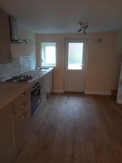3 bedroom terraced house to rent, East Street, Dover