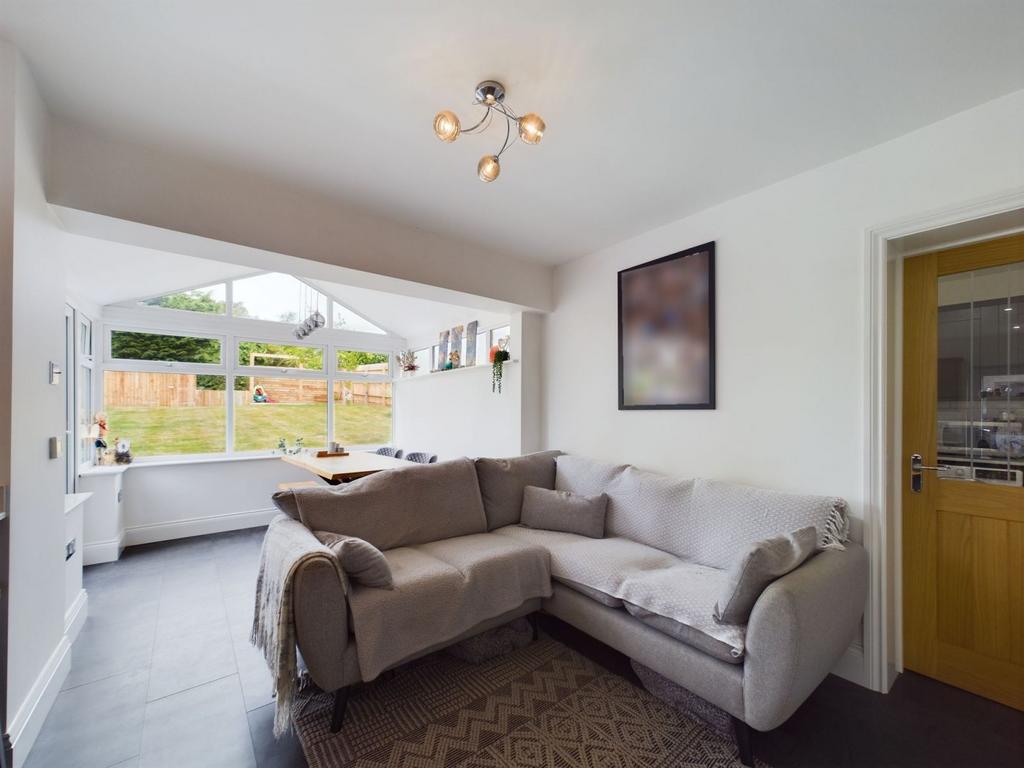 Kitchen/dining/family room
