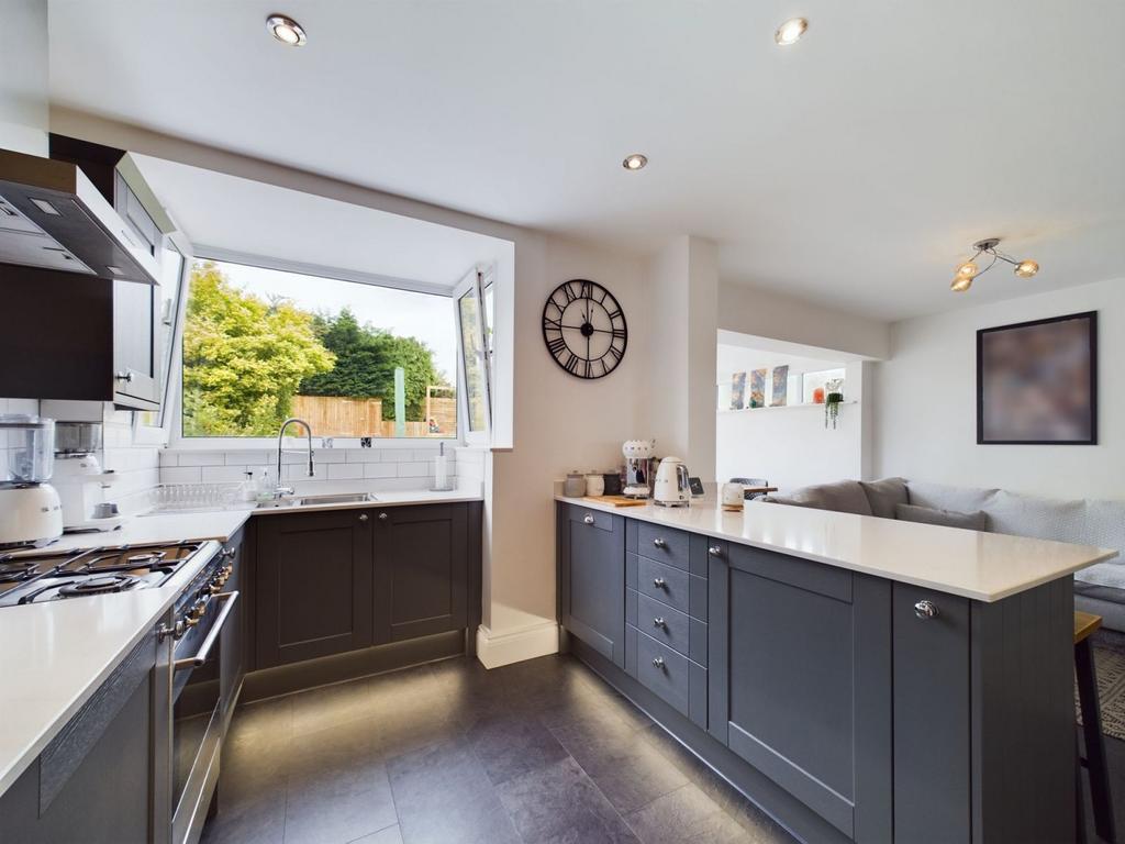 Kitchen/dining/family room