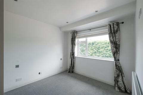 8 Crown Close, Lower Broadheath, Worcester, WR2 6RB
