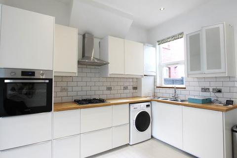 1 bedroom ground floor maisonette to rent, Balham Road, London, N9