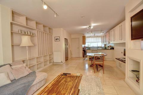 48 Upton Close, Henley-on-thames, RG9 1BU