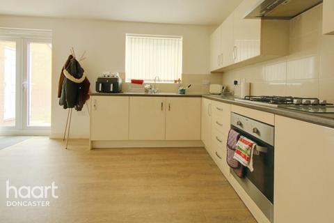 23 Kingsway, Stainforth, Doncaster, DN7 5PB